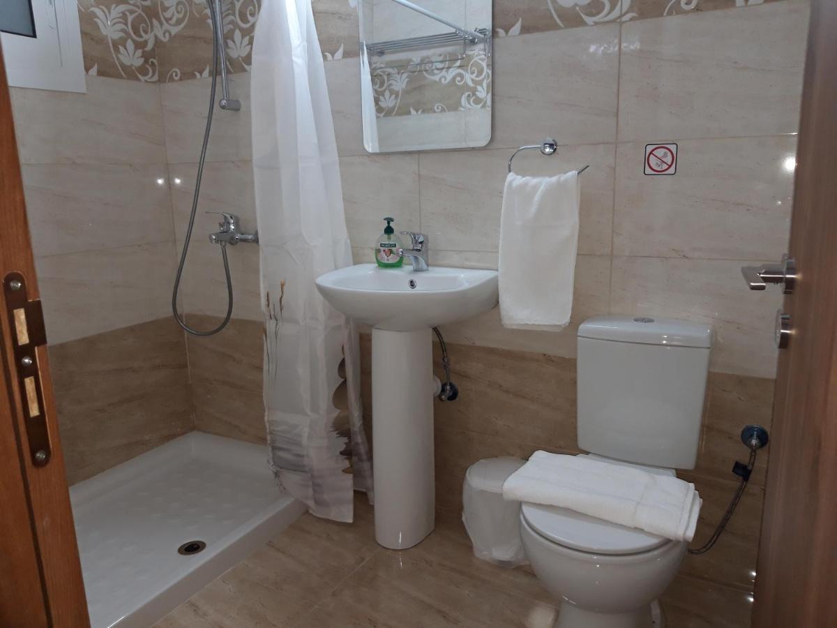 Costas Two-Bedroom Ground Floor Apartment Paphos Buitenkant foto